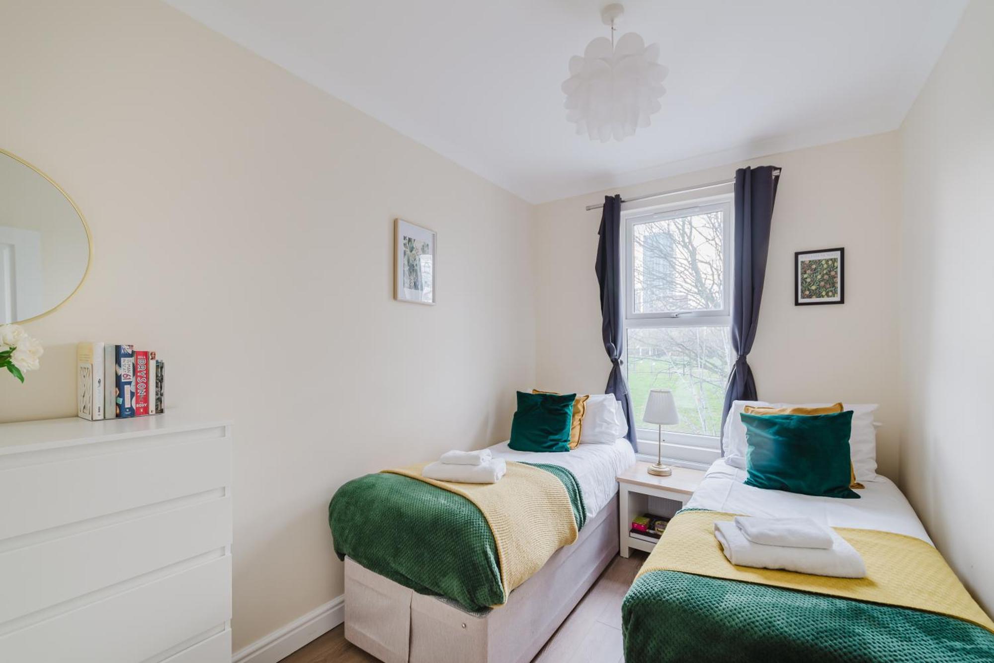 Modern Cosy Corner Flat 3 Bed And Loft Sleep 7 People Leilighet London Eksteriør bilde