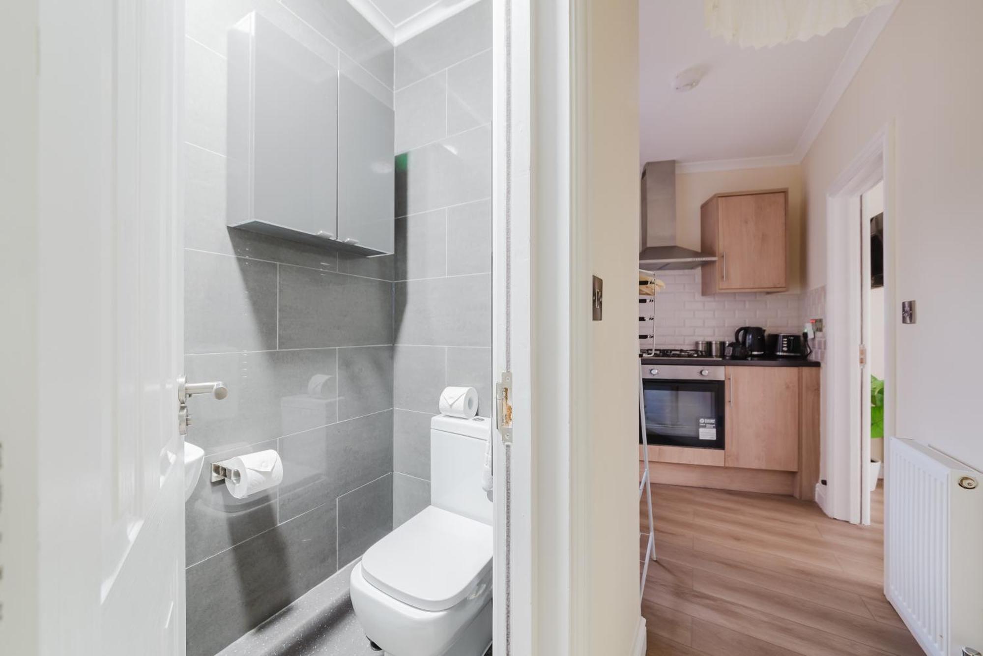 Modern Cosy Corner Flat 3 Bed And Loft Sleep 7 People Leilighet London Eksteriør bilde