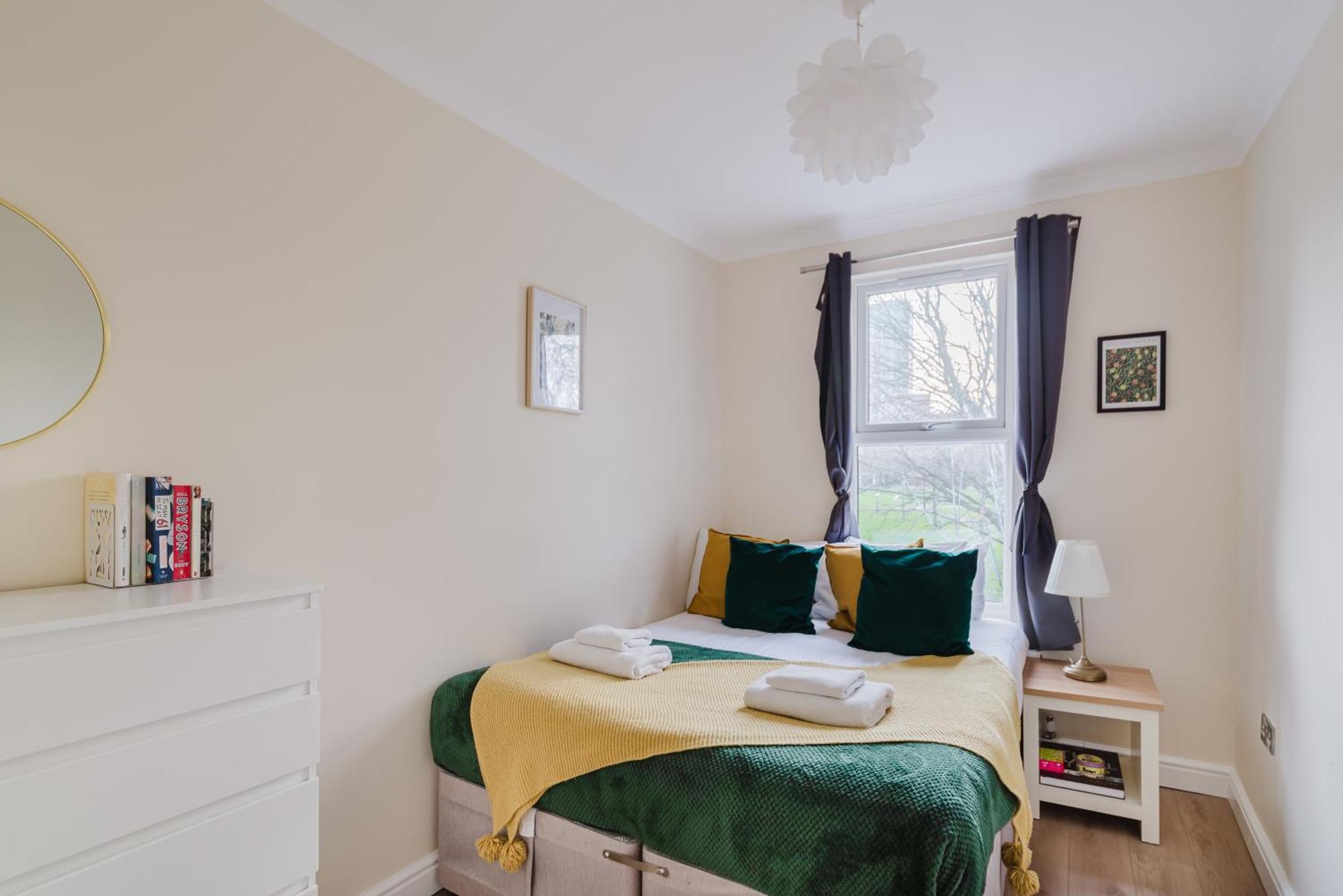 Modern Cosy Corner Flat 3 Bed And Loft Sleep 7 People Leilighet London Eksteriør bilde