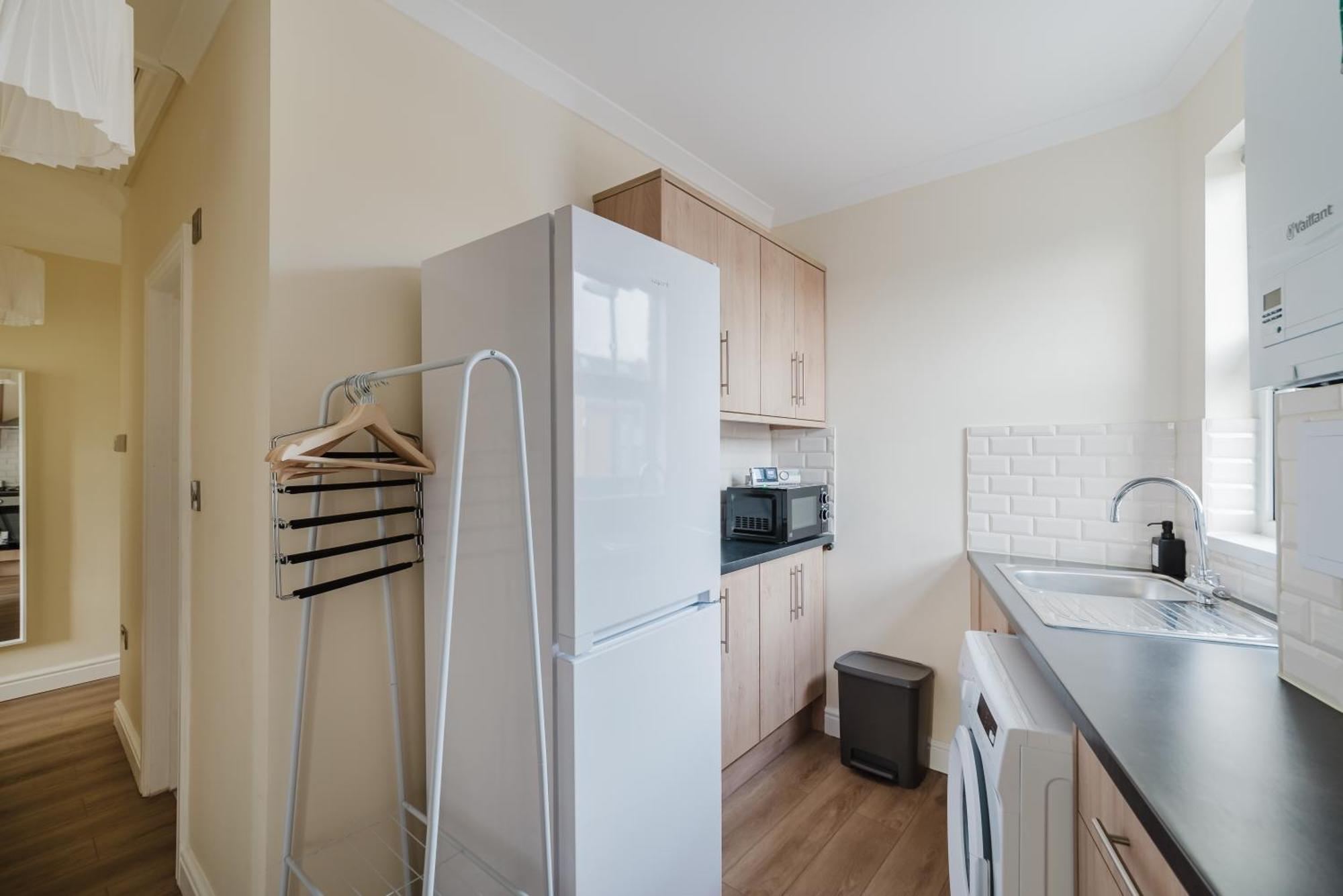 Modern Cosy Corner Flat 3 Bed And Loft Sleep 7 People Leilighet London Eksteriør bilde